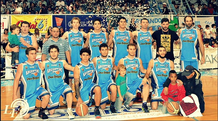 ARGENTINO TRICAMPEON EQUIPO 30-11