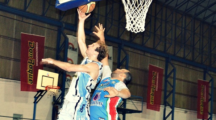 Gran producción. Nico Helman convierte ante  Carrizo_