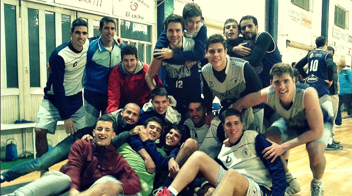 Se hizo costumbre. Sportsman festejando.