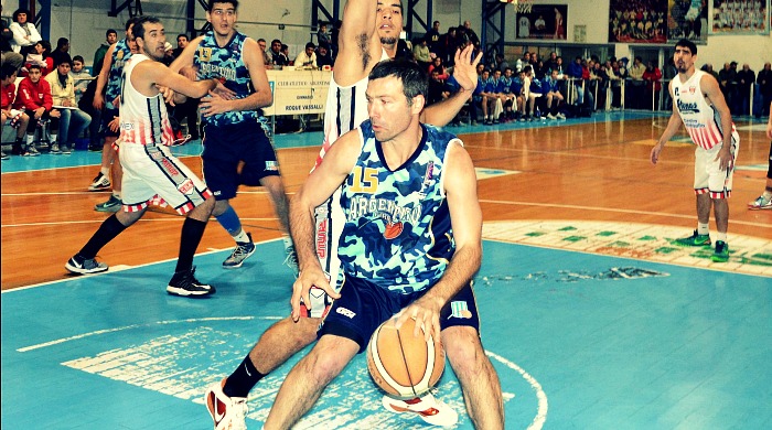 El mejor de todos. Zanocco se postea ante Rodríguez.