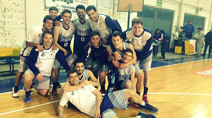 El tren blanco festeja la victoria. 