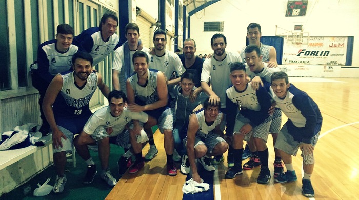 Foto Clásica. Sportsman celebra una nueva victoria.